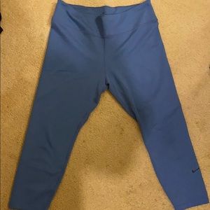 nike dri fit cropped leggings